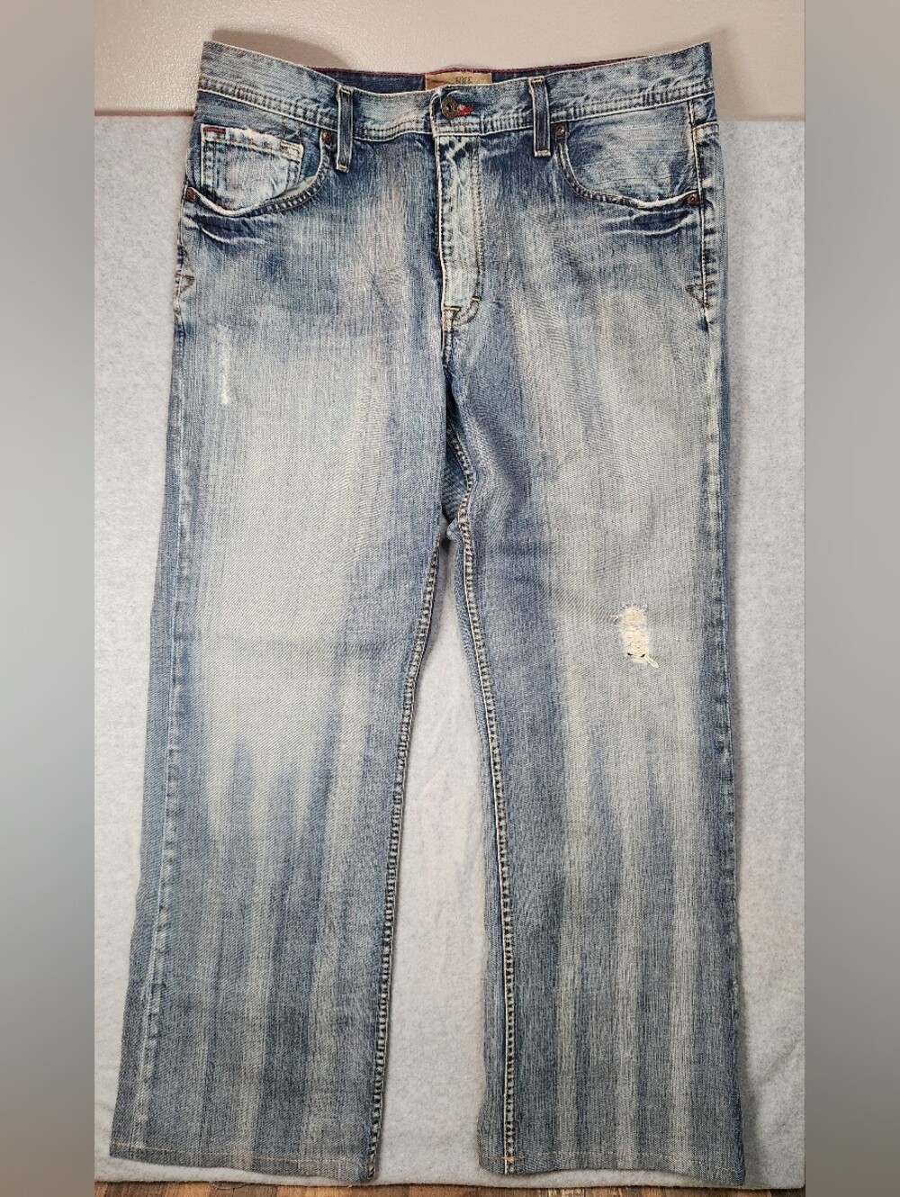 BKE Men’s Tyler Light Wash Distressed  Jeans Size 36L (HEMMED to 31)